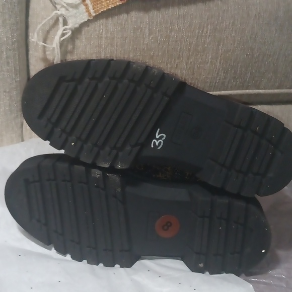 Guess Side-Zip Platform Booties Sz 8M - Picture 6 of 6